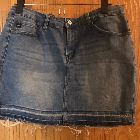 Distressed jean skirt - Picture 1 of 2